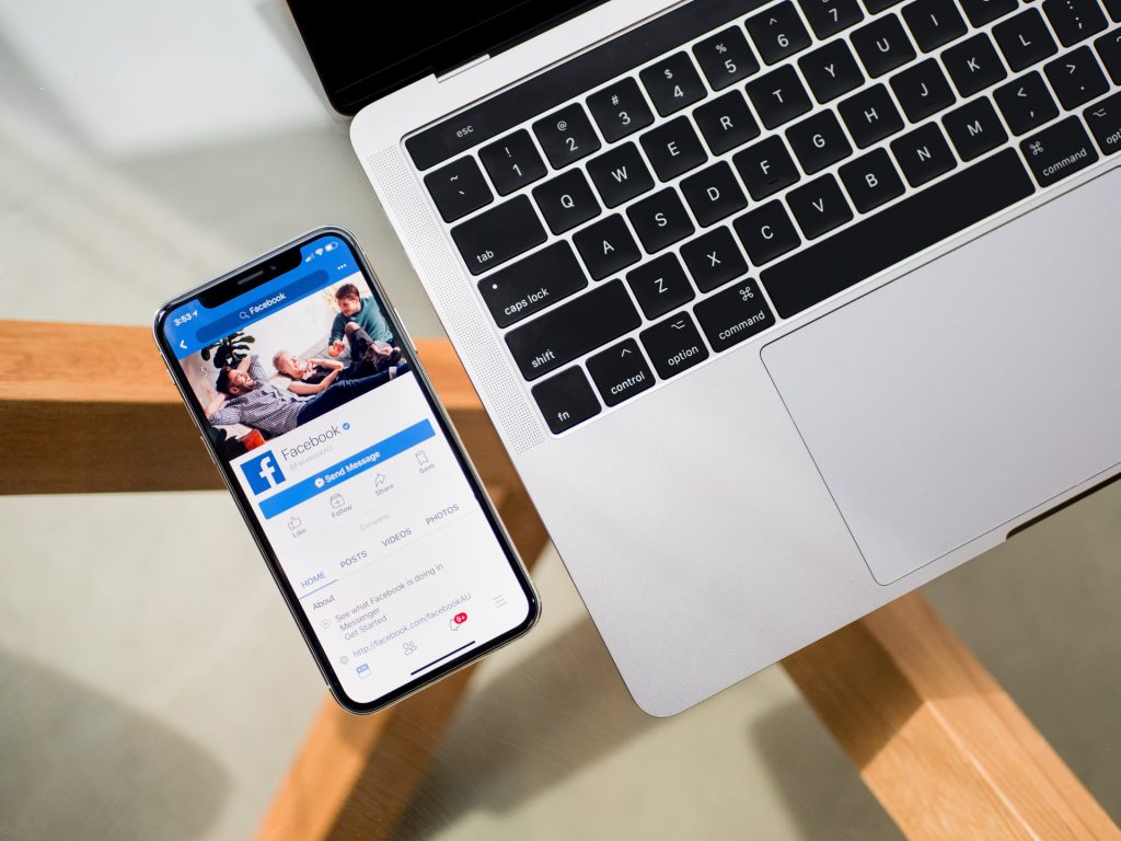 Facebook e os benefícios das redes sociais para o seu negócio online.